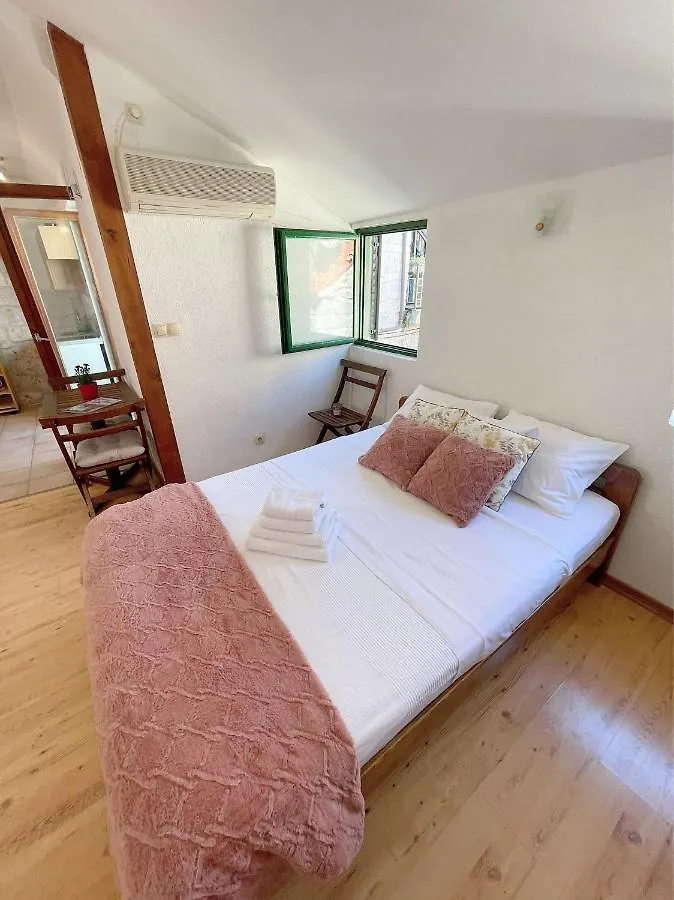 House Ivancic Trogir Pensión